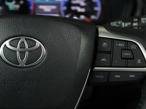 Used 2025 Toyota Grand Highlander FWD image 38