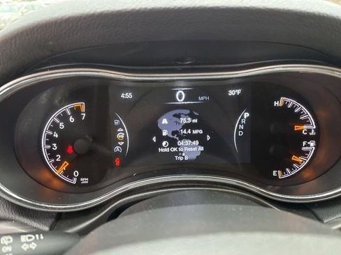 Used 2022 Jeep Grand Cherokee Laredo E w/ Security & Convenience Group AWD/4WD image 15
