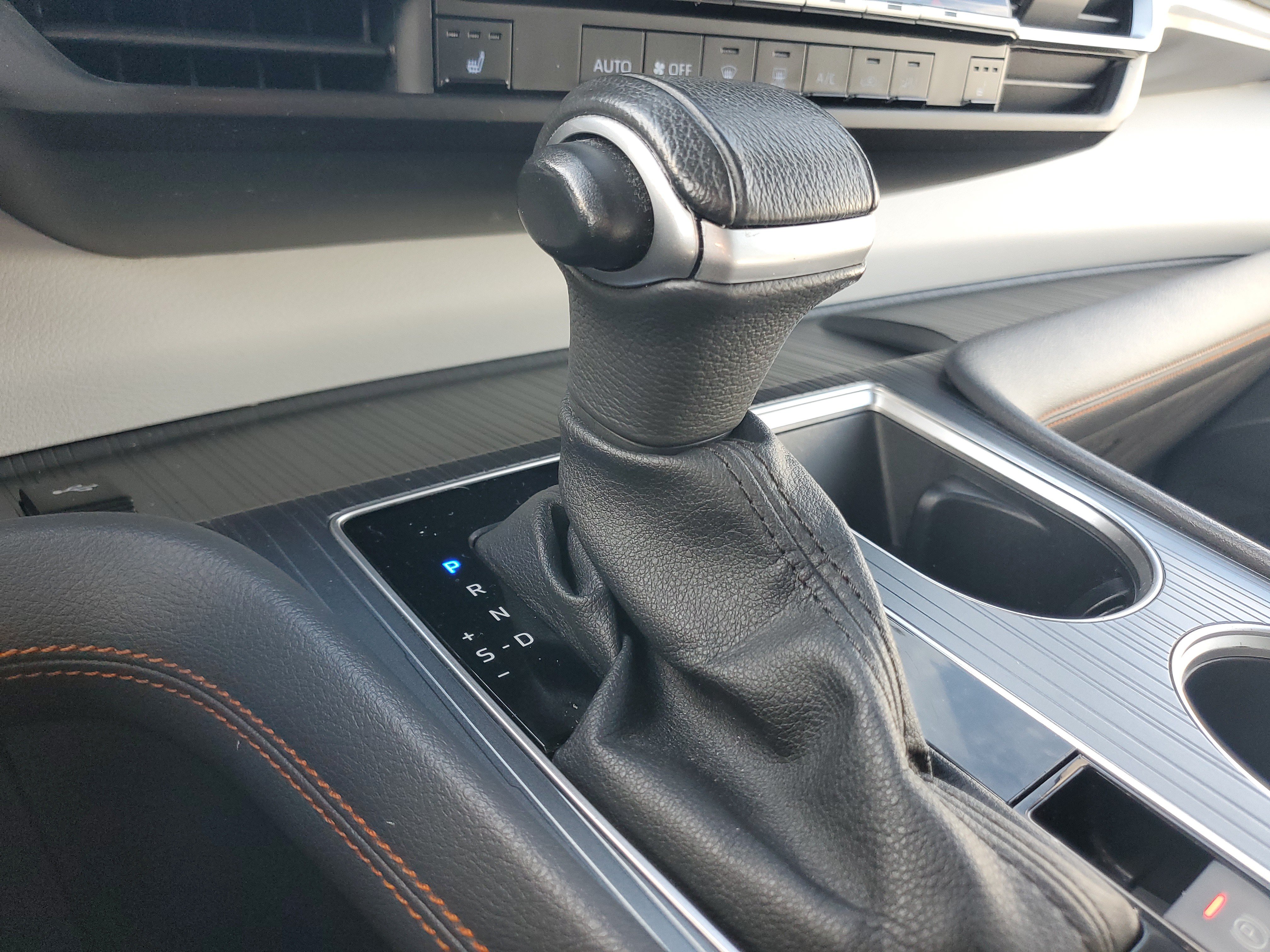 Used 2023 Toyota Sienna XSE AWD/4WD image 35