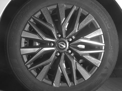 Used 2025 Nissan Altima 2.5 SV FWD image 12