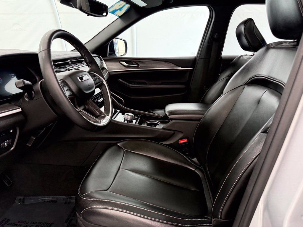 Used 2024 Jeep Grand Cherokee Limited 4xe AWD/4WD image 13