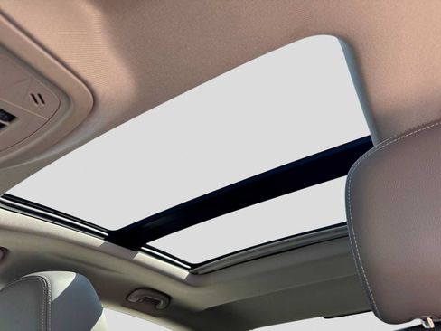 Used 2019 Chevrolet Impala LT w/ Sunroof and Spoiler Package FWD image 18