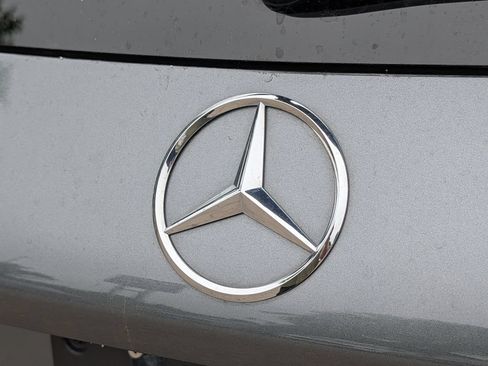 Used 2020 Mercedes-Benz GLC 300 4MATIC image 10