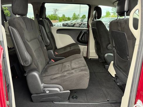 Used 2016 Dodge Grand Caravan SE w/ Quick Order Package 29E SE FWD image 27