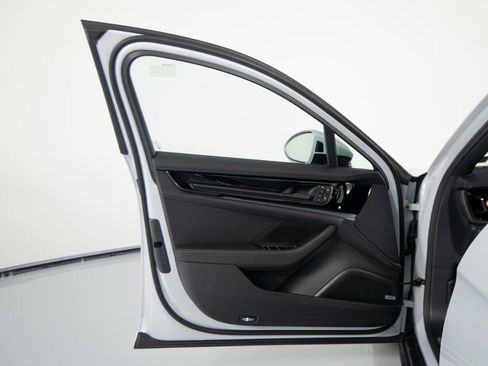 New 2026 Porsche Panamera 4 image 18