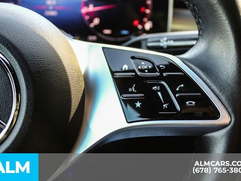 Used 2025 Mercedes-Benz C 300 Sedan image 29