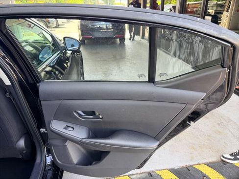 Used 2024 Nissan Sentra SV FWD image 17