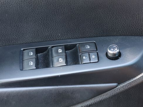 Used 2019 Toyota Highlander XLE image 13