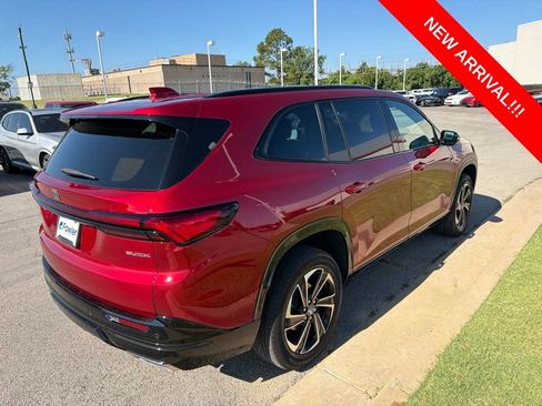 Used 2025 Buick Enclave Sport Touring w/ Power Package FWD image 4