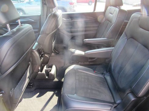 Used 2025 Jeep Grand Cherokee L Altitude RWD image 20