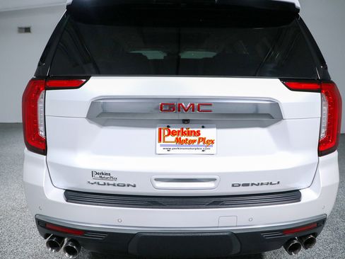 Used 2023 GMC Yukon Denali RWD image 8