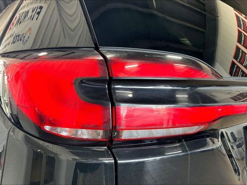 Used 2023 Chrysler Pacifica Limited FWD image 19