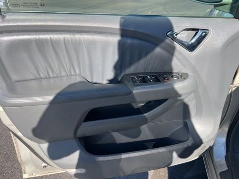 Used 2005 Honda Odyssey EX-L image 21