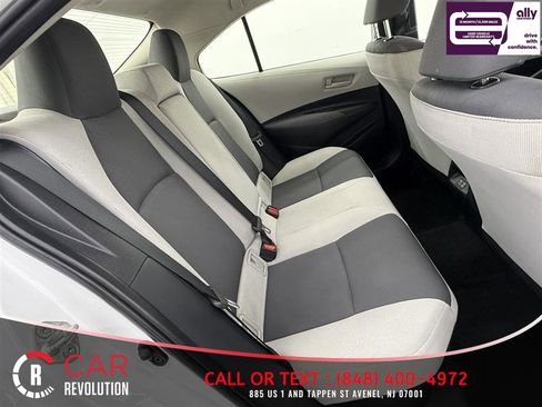 Used 2023 Toyota Corolla LE FWD image 28