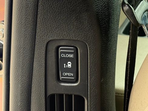 Used 2018 Honda Odyssey Touring image 21