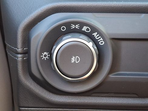 Used 2024 Jeep Wrangler Unlimited Rubicon 4xe AWD/4WD image 24