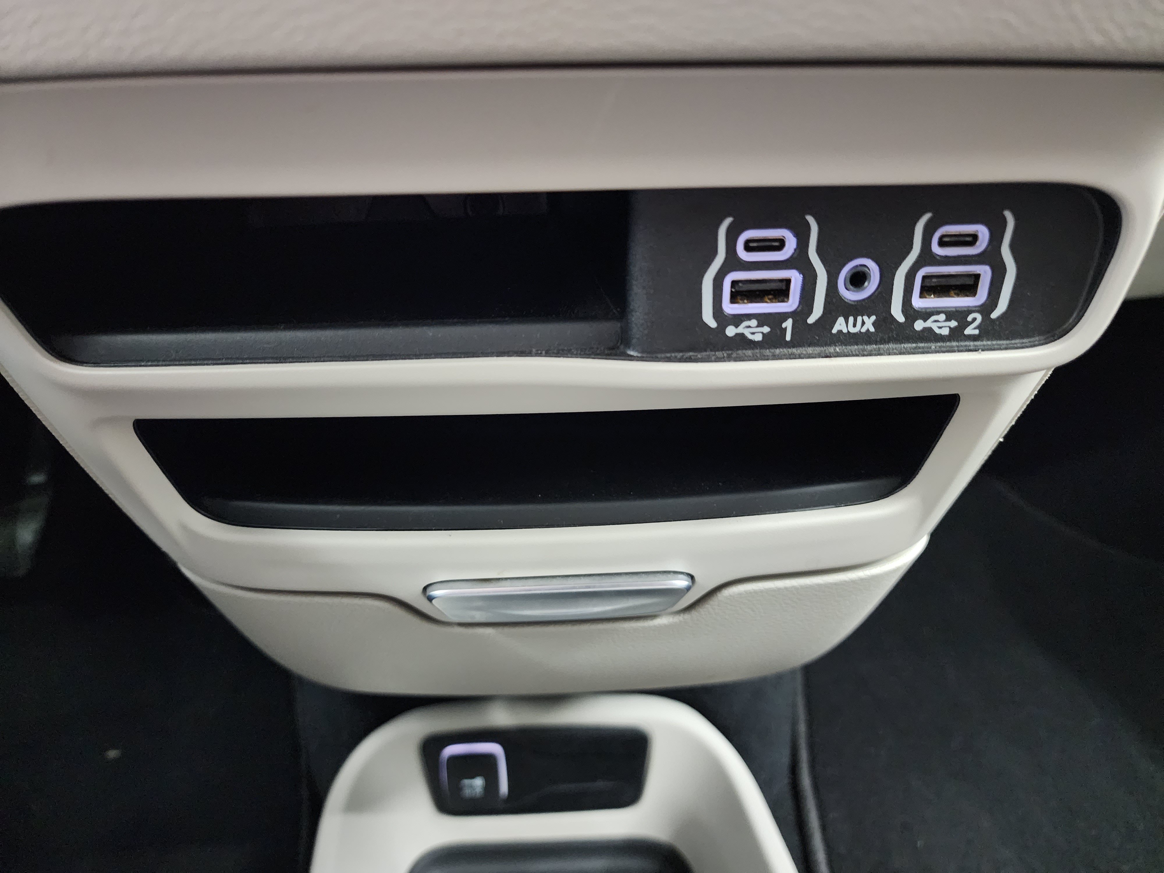 Used 2024 Chrysler Pacifica Touring-L FWD image 58