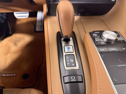 Used 2018 Lexus LC 500 Coupe w/ Touring Package RWD image 20