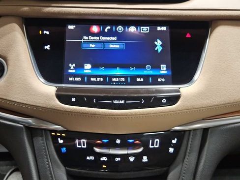 Used 2017 Cadillac XT5 Platinum w/ Driver Assist Package AWD/4WD image 16