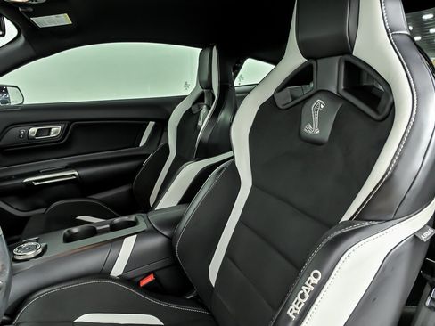 Used 2021 Ford Mustang Shelby GT500 w/ Technology Package RWD image 16