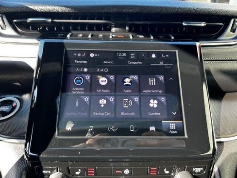 Used 2025 Jeep Grand Cherokee Altitude image 30