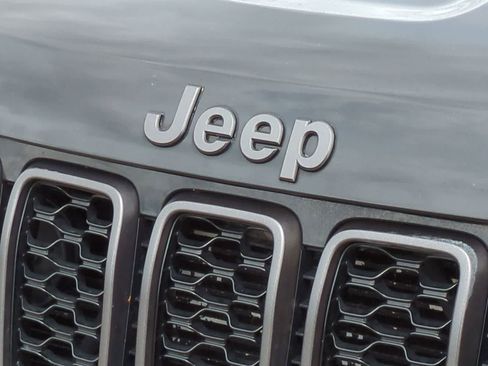 Used 2020 Jeep Grand Cherokee High Altitude AWD/4WD image 12