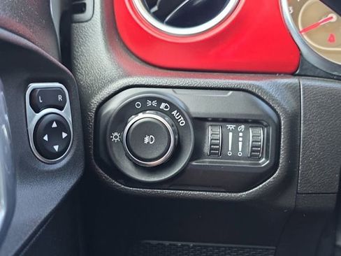 Used 2022 Jeep Wrangler Unlimited Rubicon w/ Steel Bumper Group AWD/4WD image 26