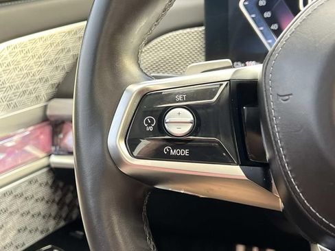 Used 2023 BMW i7 xDrive60 AWD/4WD image 34
