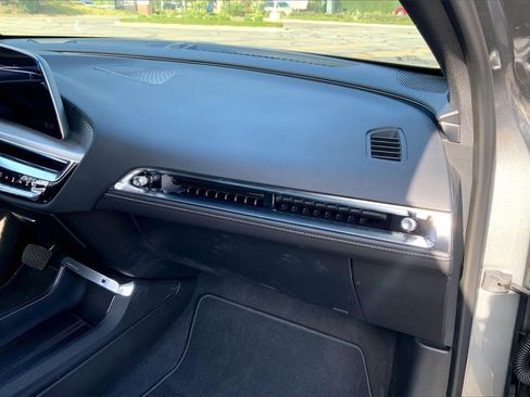 Used 2025 Cadillac Lyriq Luxury image 18