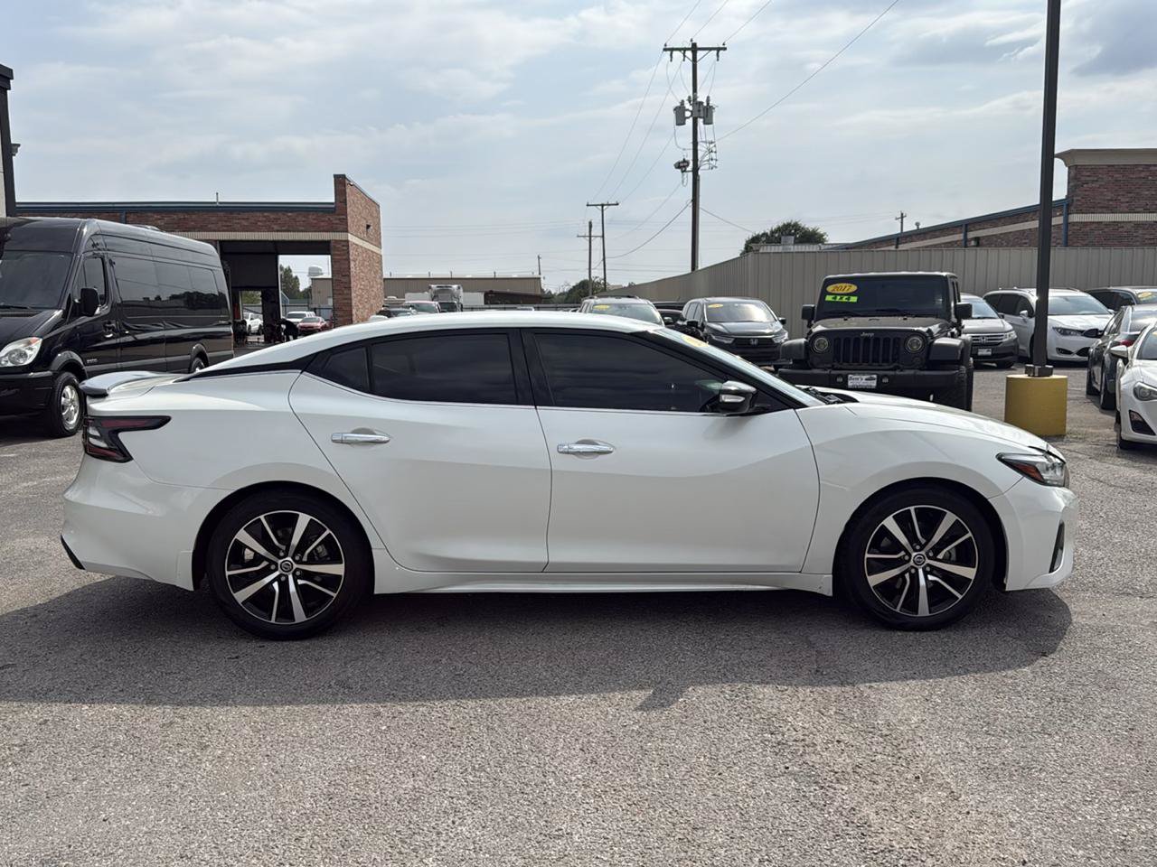 Used 2021 Nissan Maxima 3.5 SV w/ Floor Mat Group FWD image 5