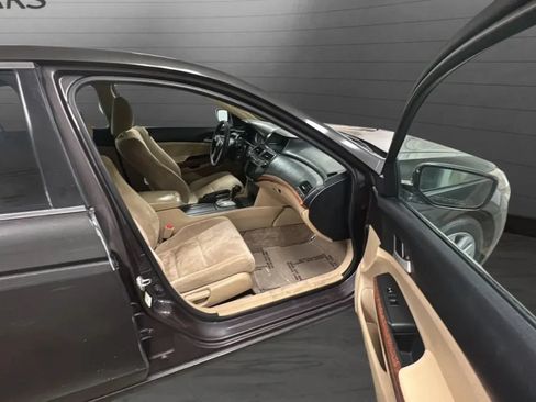 Used 2011 Honda Accord EX image 19