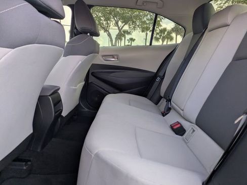 Used 2021 Toyota Corolla LE image 13