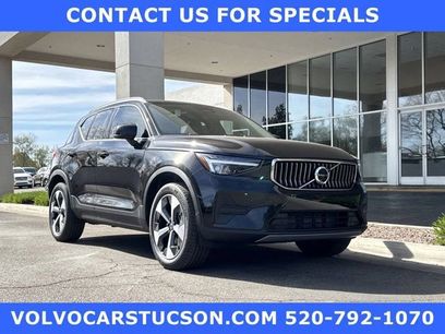 New 2025 Volvo XC40 B5 Core w/ Protection Package Premier
