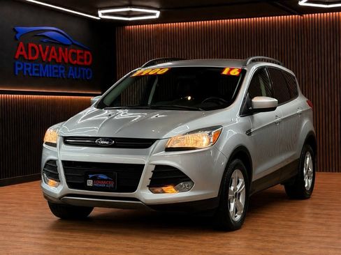 Used 2016 Ford Escape SE w/ SE Leather Comfort Package AWD/4WD image 1