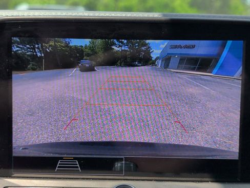 Used 2022 Chevrolet Blazer LT FWD image 18