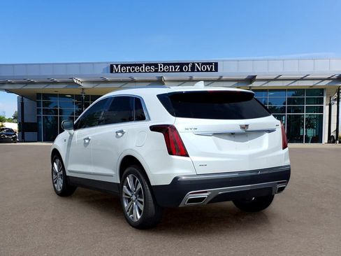 Used 2021 Cadillac XT5 Premium Luxury w/ LPO, Floor Liner Package AWD/4WD image 3