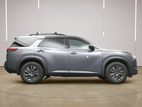 Used 2024 Nissan Pathfinder SV w/ Black Appearance Package FWD image 24
