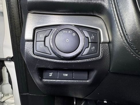 Used 2019 Ford Explorer Platinum image 25