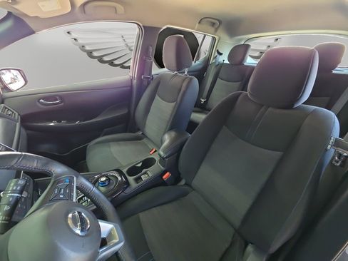 Used 2020 Nissan Leaf SV w/ SV Technology Package FWD image 10