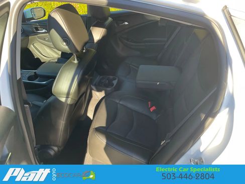Used 2017 Chevrolet Volt Premier w/ Driver Confidence II Package image 36