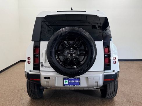 Used 2025 Land Rover Defender 110 S AWD/4WD image 4