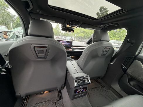 Used 2026 BMW i5 eDrive40 w/ Premium Package AWD/4WD image 20