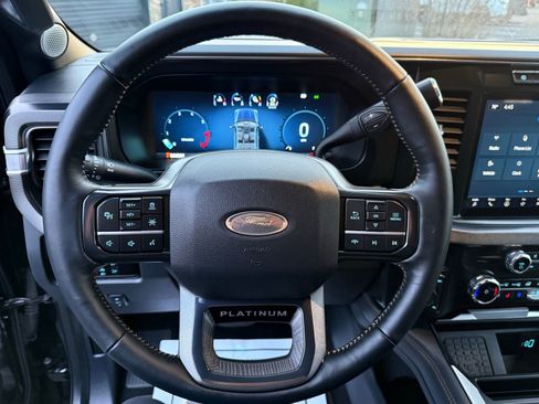 Used 2023 Ford F350 Platinum image 18
