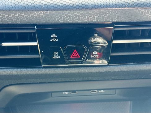 Used 2022 Volkswagen GTI SE FWD image 14