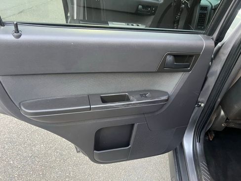 Used 2011 Ford Escape XLT image 15