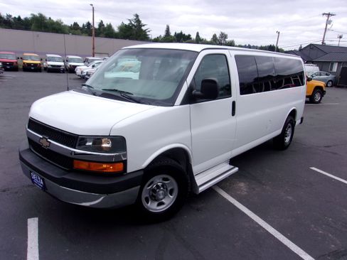 Used 2016 Chevrolet Express 3500 LT w/ LT Preferred Equipment Group image 4