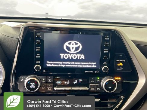 Used 2021 Toyota Highlander XLE image 21