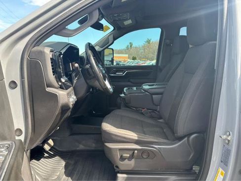 Used 2024 GMC Sierra 2500 SLE image 16