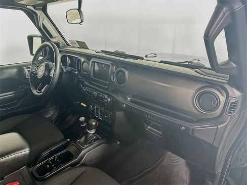 Used 2022 Jeep Wrangler Sport S image 31