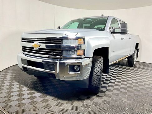 Used 2015 Chevrolet Silverado 2500 LT w/ LT Convenience Package AWD/4WD image 2